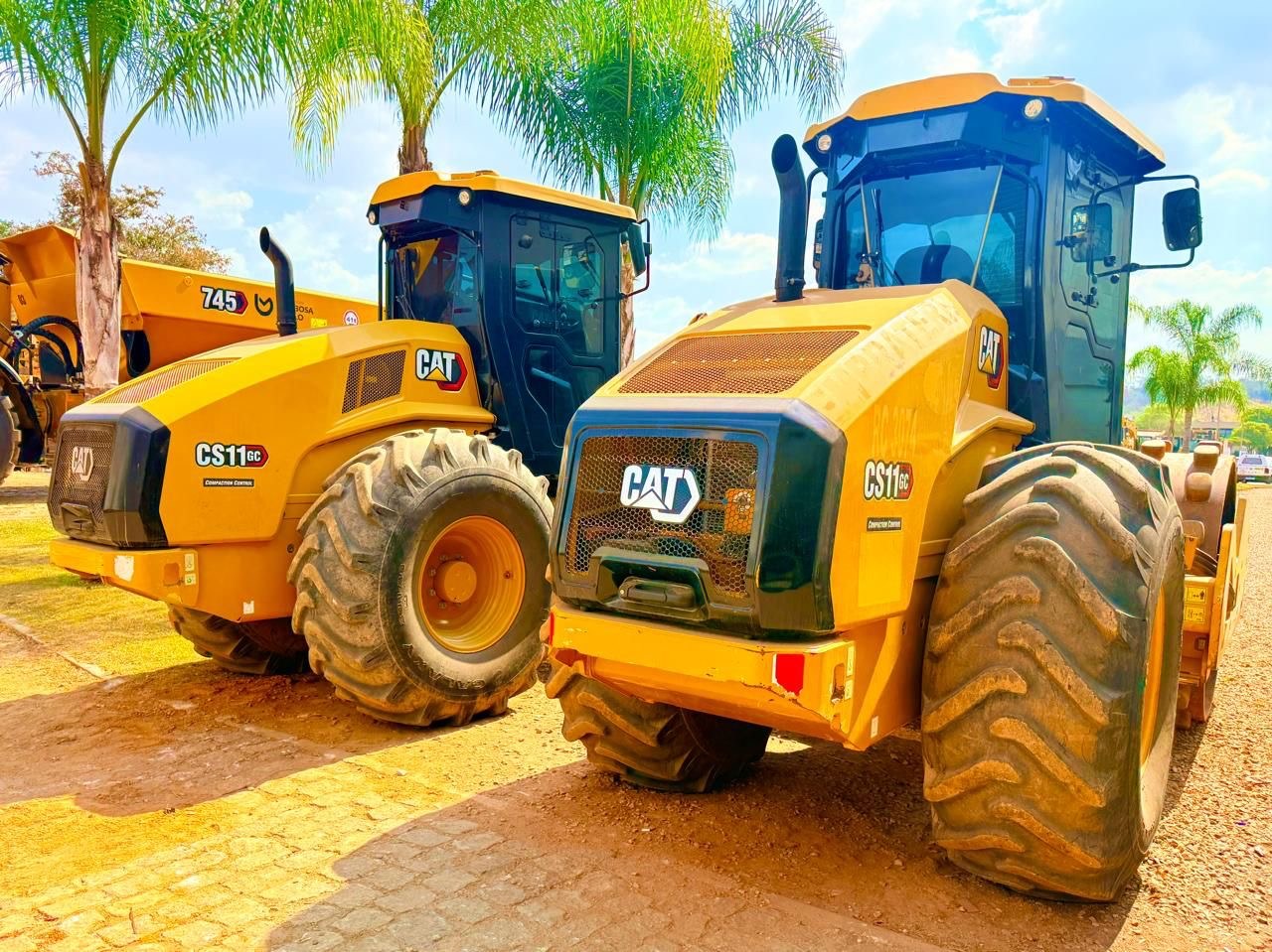 Compactadores Caterpillar